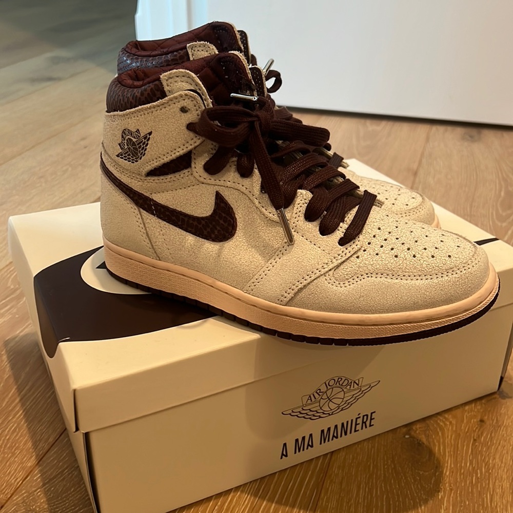 Air Jordan 1 Retro High (Mens Size 5.5)